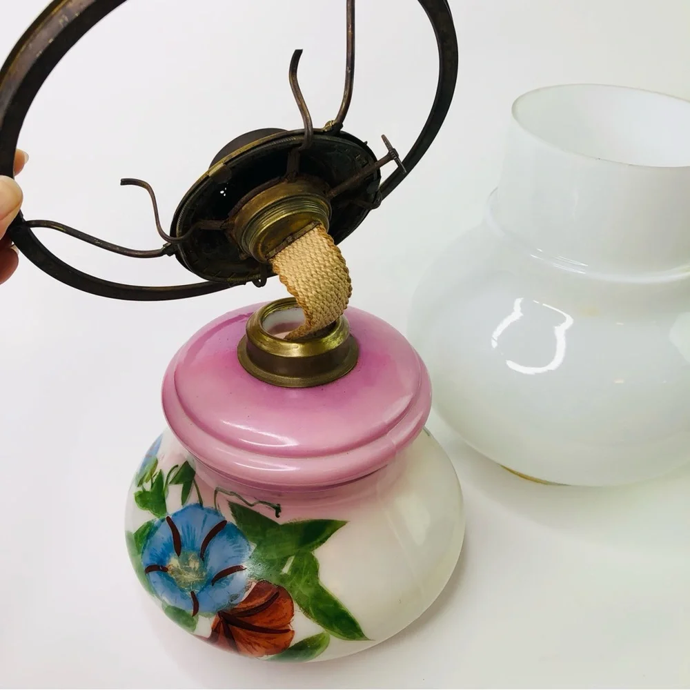 RARE Vintage EAGLE Kerosene Table Oil Lamp Daisy Floral Hand painted Porcelain